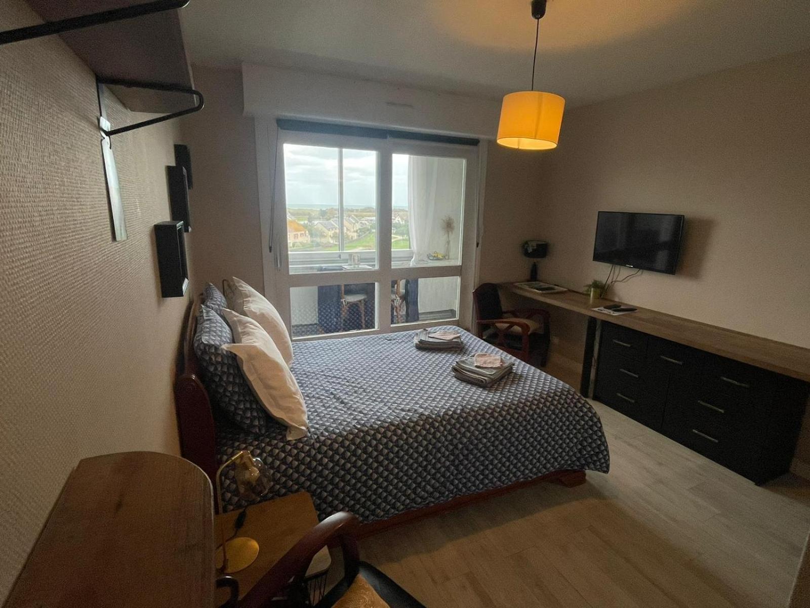 Studio 24 - Coucher De Soleil & Vue Mer Courseulles-sur-Mer Bagian luar foto